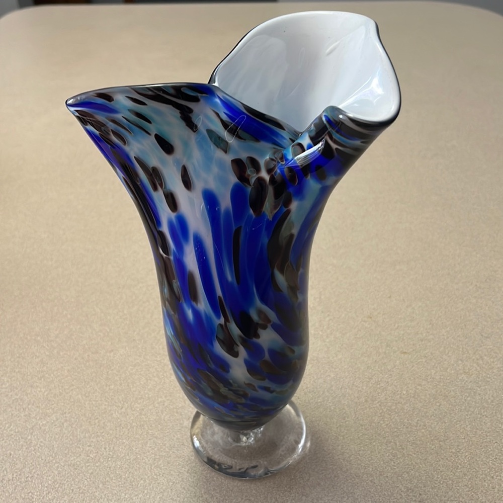MCM Vintage Handkerchief Vase 9.5” Tall Heavy Blown Glass